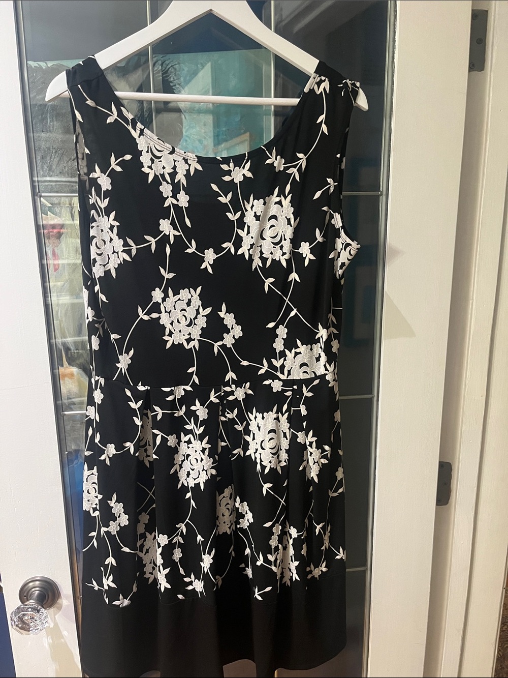 Neiman Marcus Black & White Floral Sleeveless Mini Dress